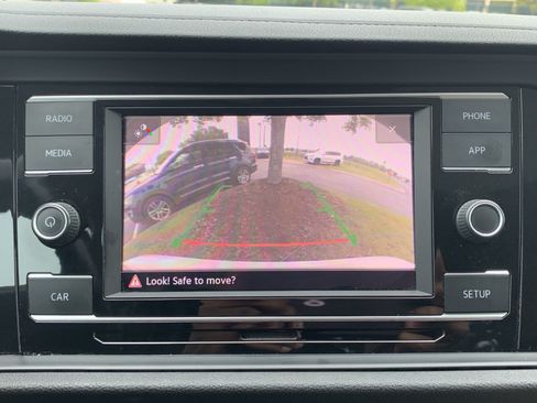 Used 2019 Volkswagen Jetta SE FWD image 25