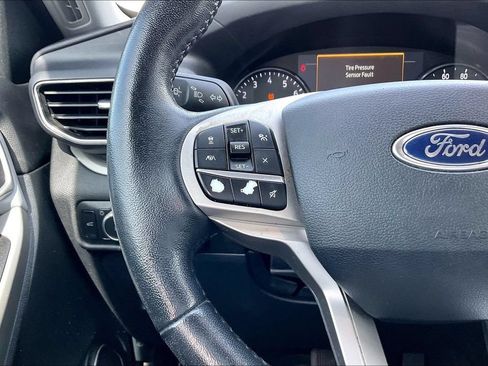 Used 2021 Ford Explorer XLT w/ Equipment Group 202A RWD image 10