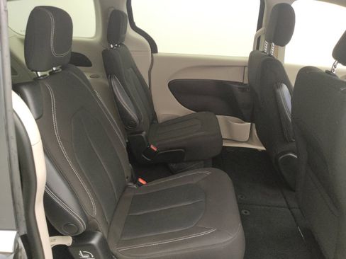 Used 2023 Chrysler Voyager LX FWD image 21
