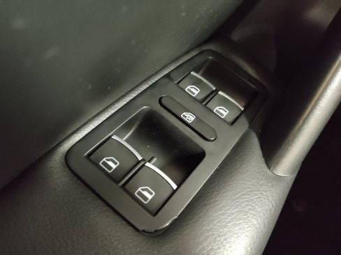 Used 2014 Volkswagen Passat 1.8T S FWD image 27
