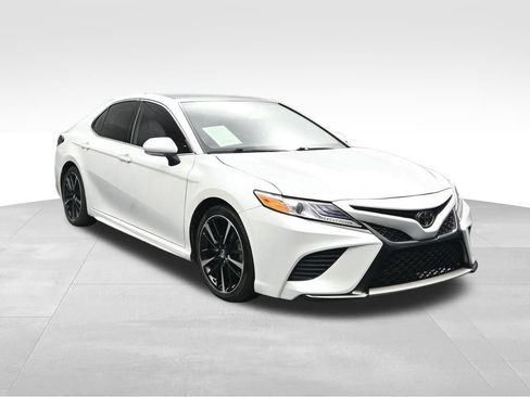 Used 2019 Toyota Camry XSE w/ Navigation Package FWD image 7