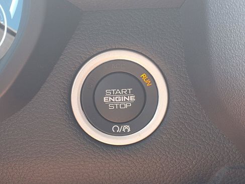 Used 2022 RAM 1500 Big Horn AWD/4WD image 16