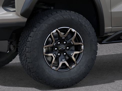 New 2026 Chevrolet Colorado ZR2 w/ Technology Package AWD/4WD image 9