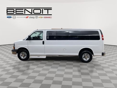 Used 2015 Chevrolet Express 3500 LT w/ LT Preferred Equipment Group image 8