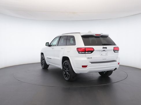 Certified 2022 Jeep Grand Cherokee Laredo X image 26