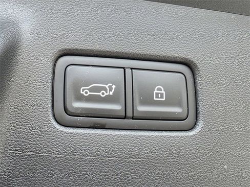 Used 2024 Hyundai Santa Fe Limited image 17