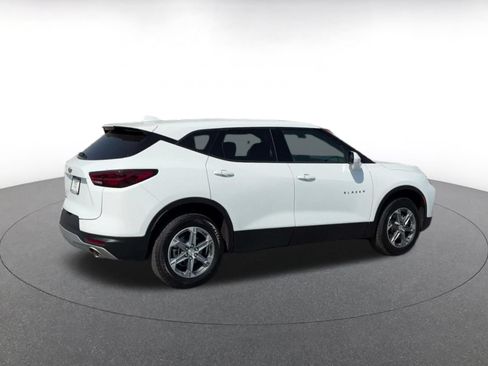 Used 2025 Chevrolet Blazer LT FWD image 14