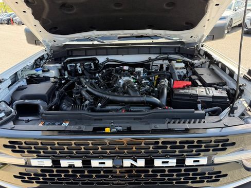 Used 2023 Ford Bronco Wildtrak AWD/4WD image 36