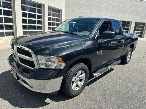 Used 2018 RAM 1500 Classic SLT AWD/4WD image 3