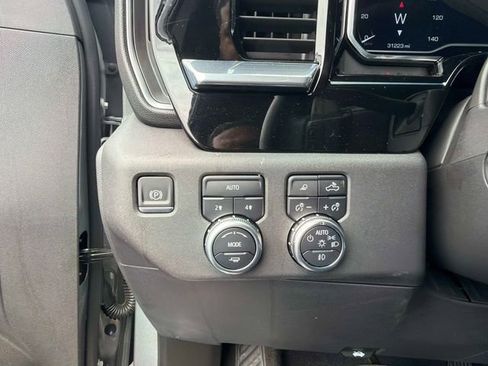 Used 2023 GMC Sierra 1500 SLT w/ SLT Premium Package AWD/4WD image 29