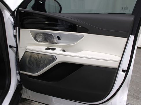 Certified 2024 Lincoln Nautilus Black Label w/ Jet Appearance Package (87T) image 27