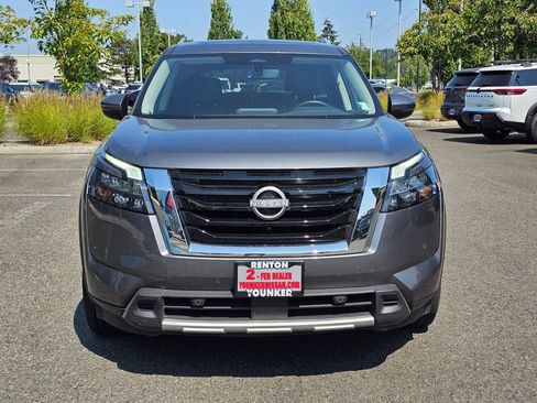 Used 2025 Nissan Pathfinder SL w/ SL Premium Package AWD/4WD image 2