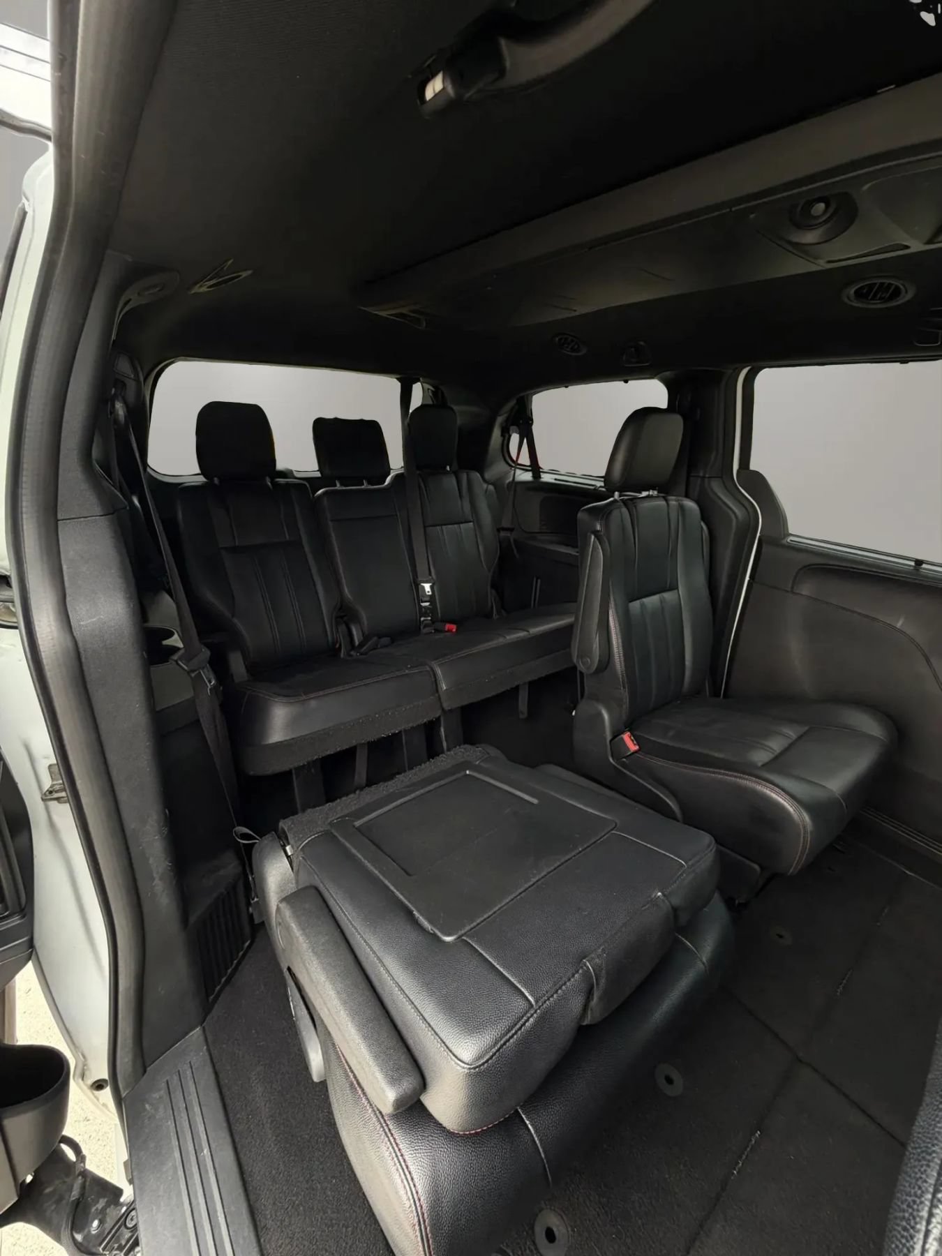 Used 2017 Dodge Grand Caravan GT FWD image 14