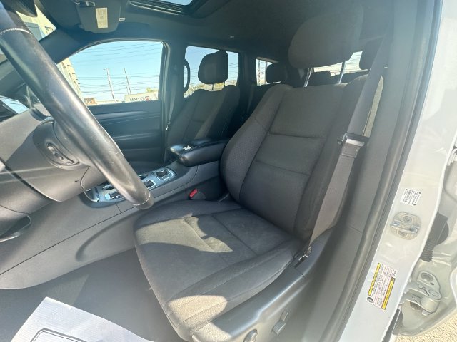 Used 2020 Jeep Grand Cherokee Laredo AWD/4WD image 14