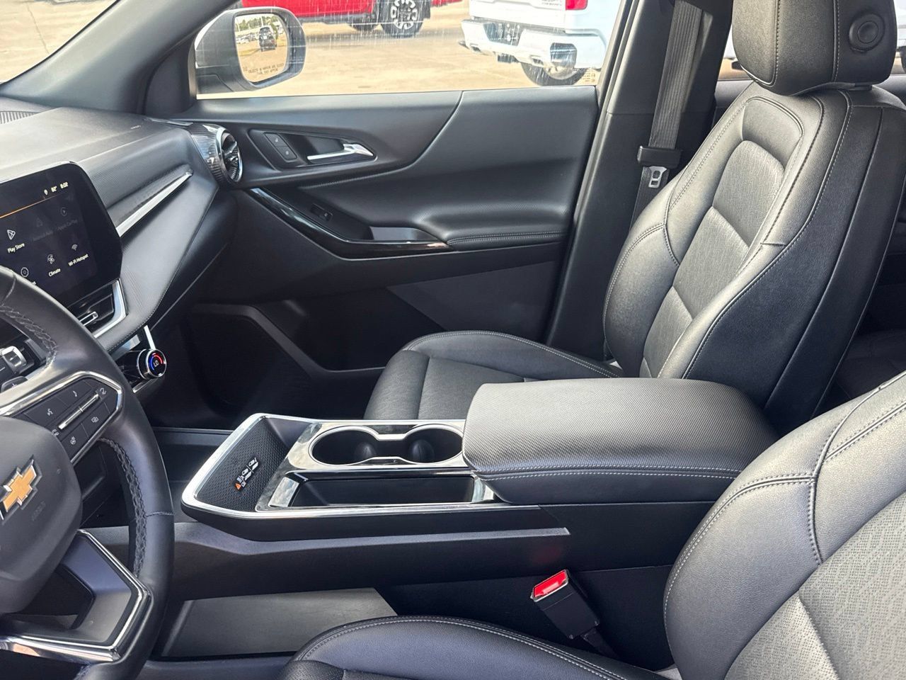 Used 2025 Chevrolet Equinox LT w/ Convenience Package II FWD image 43