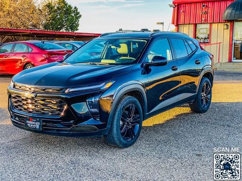 Used 2025 Chevrolet Trax ACTIV w/ Sunroof Package image 4