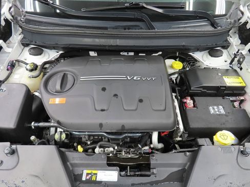 Used 2018 Jeep Cherokee Limited w/ High Altitude Package image 29