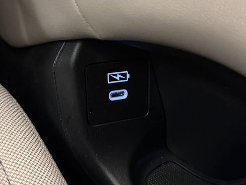 Certified 2024 Honda HR-V LX image 29