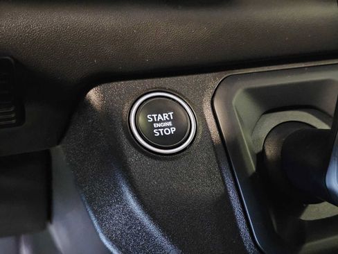 Used 2023 Land Rover Defender 90 X-Dynamic SE AWD/4WD image 18