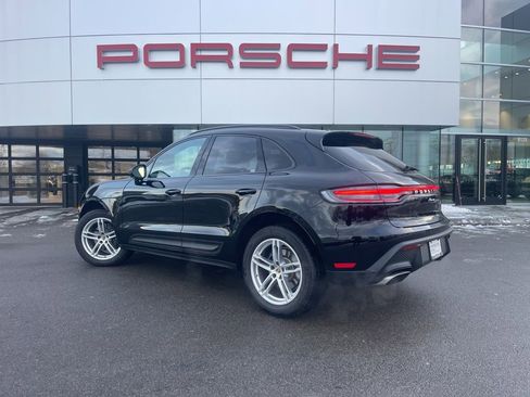 Certified 2025 Porsche Macan image 3