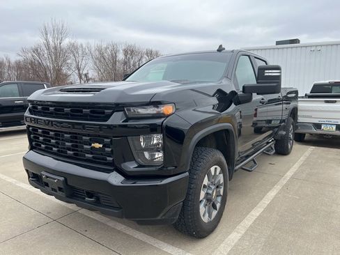 Used 2023 Chevrolet Silverado 2500 Custom w/ Custom Value Package image 6