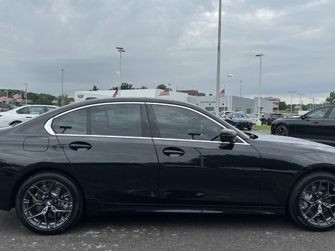 Used 2025 BMW 330i xDrive Sedan w/ Premium Package image 11