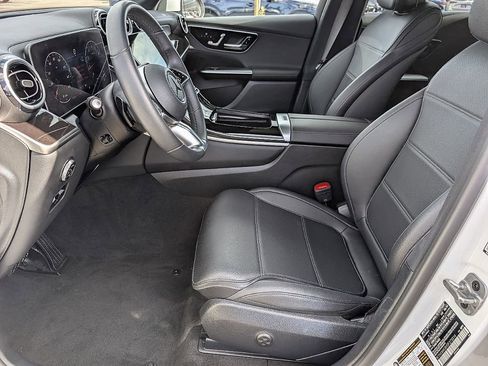 Used 2025 Mercedes-Benz GLC 300 GLC 300 image 25