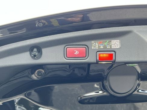 Used 2023 Mercedes-Benz E 450 4MATIC Cabriolet image 29