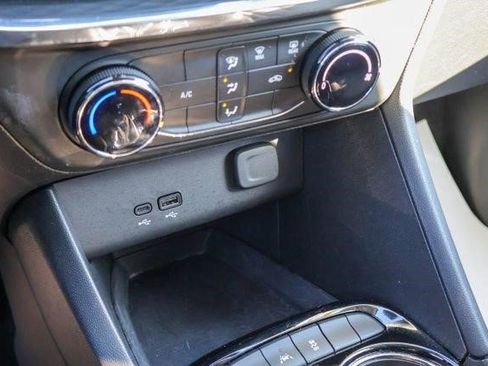 Certified 2025 Buick Encore GX Preferred image 14