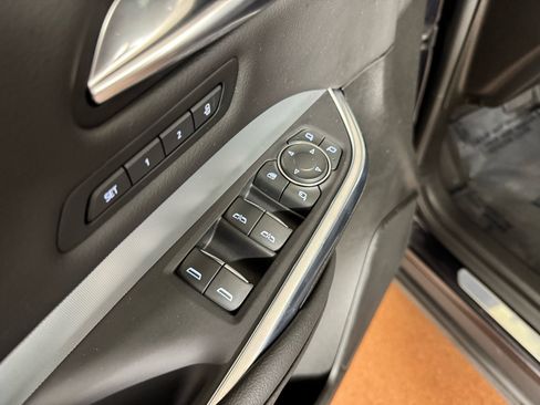 Used 2022 Cadillac XT4 Premium Luxury w/ Enhanced Visibility Package image 17