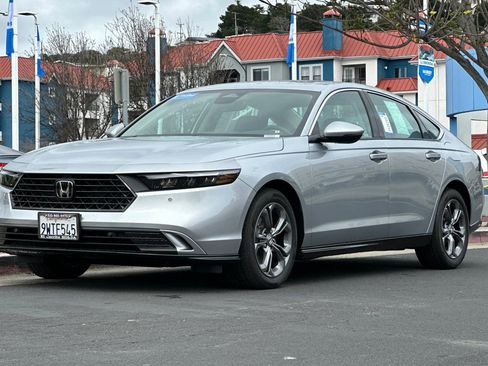 Used 2025 Honda Accord EX-L image 7