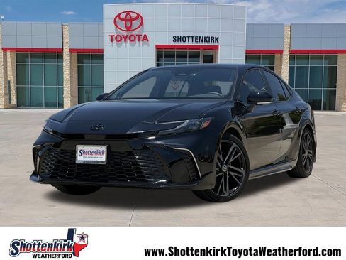 Used 2025 Toyota Camry XSE w/ Premium Plus Package FWD image 1