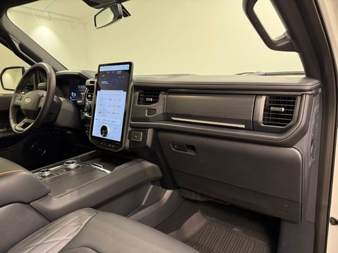 Used 2024 Ford Expedition Max Platinum image 35