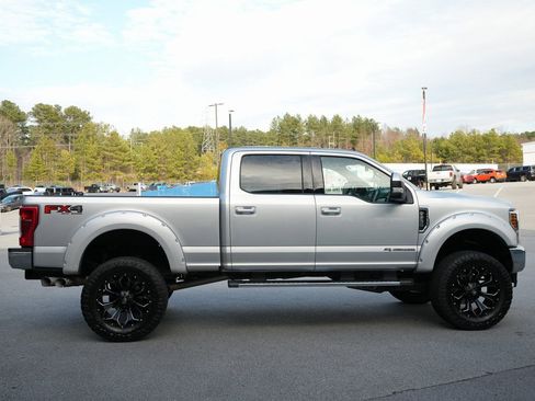 Used 2019 Ford F250 Lariat w/ Lariat Value Package image 11