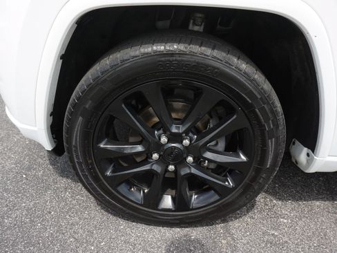 Used 2017 Jeep Grand Cherokee Altitude AWD/4WD image 34
