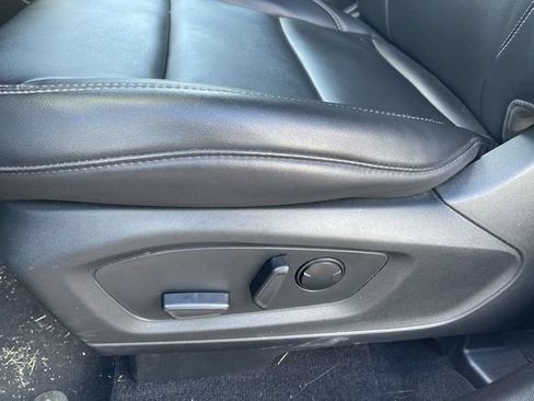 Certified 2023 Ford Explorer XLT w/ Equipment Group 202A AWD/4WD image 15