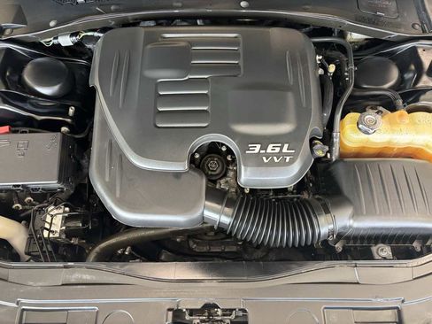 Used 2014 Chrysler 300 image 27