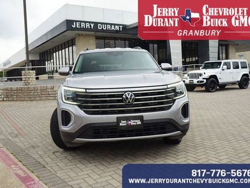 Used 2024 Volkswagen Atlas SE image 2