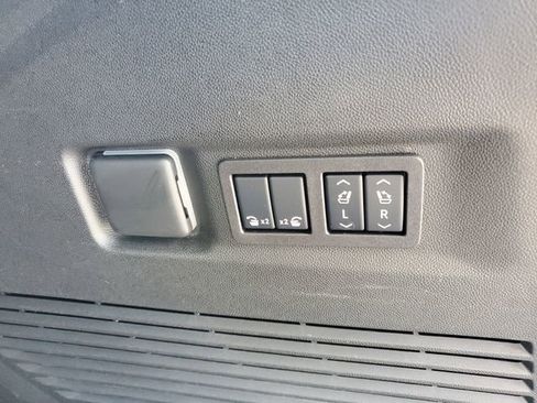 Used 2025 GMC Yukon XL AT4 Ultimate w/ LPO, Floor Liner Package AWD/4WD image 33