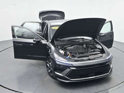 Used 2025 Hyundai Sonata SEL FWD image 32