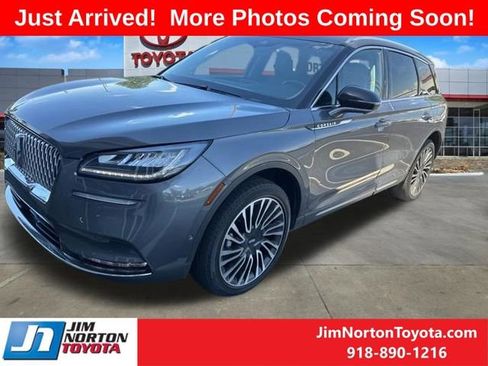 Used 2021 Lincoln Corsair Reserve w/ Equipment Group 201A FWD image 2