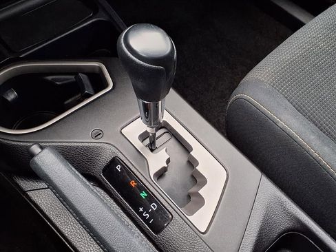 Used 2016 Toyota RAV4 XLE w/ Four Season Floor Mat Package image 25