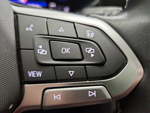 Certified 2023 Volkswagen Taos SE w/ Panoramic Sunroof Package image 14