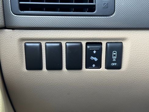 Used 2013 Nissan Armada SV image 16