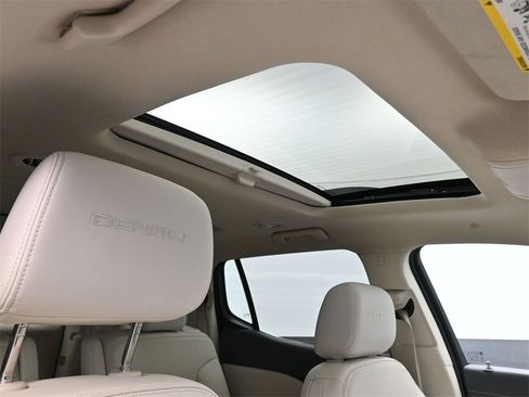 Used 2023 GMC Acadia Denali image 23