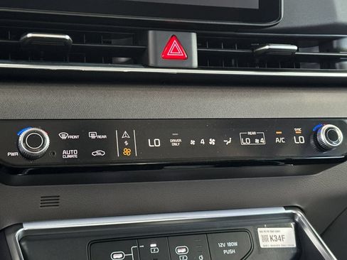 New 2026 Kia Carnival EX FWD image 21