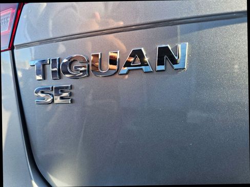 Used 2021 Volkswagen Tiguan SE R-Line image 31