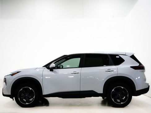 Used 2024 Nissan Rogue SV FWD image 5