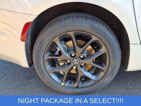 New 2026 Chrysler Pacifica Select image 8