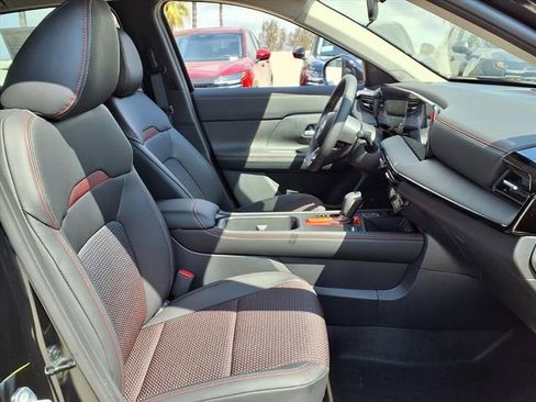 New 2026 Nissan Kicks SR FWD image 6